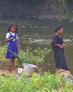2003 India River mum & girl .