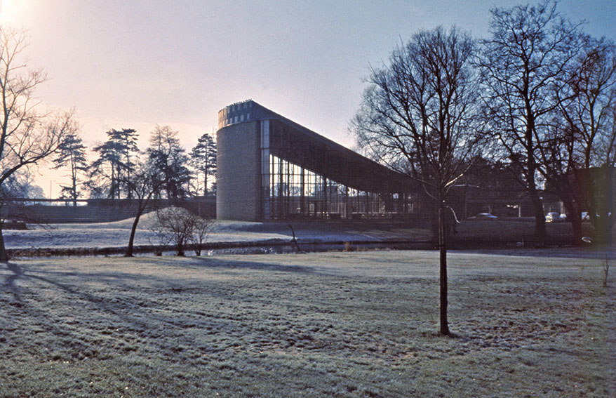 Shul on frosty morning